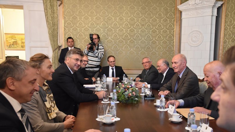 Predsjednik Vlade Plenković sastao se s članovima Užeg kabineta Vlade nacionalnog jedinstva Republike Hrvatske